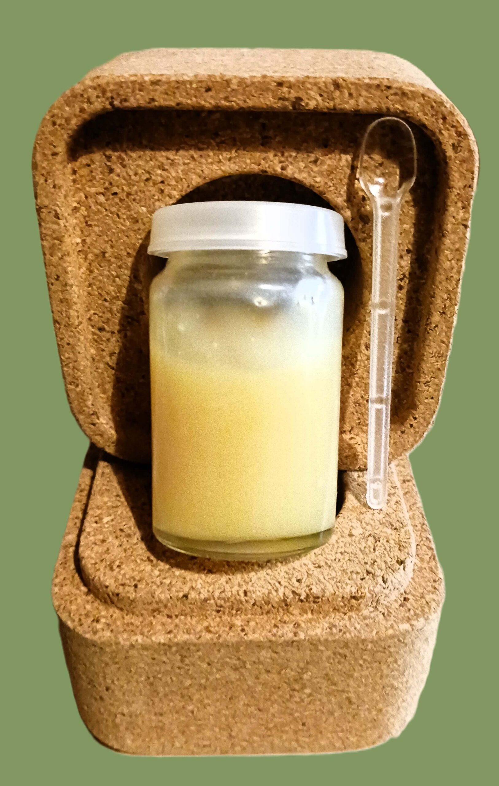 La gelée douce est un mélange de 10 grammes de gelée royale avec 10 grammes de miel de montagne